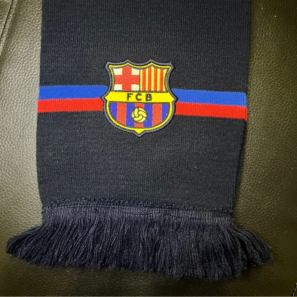FC Barcelona El Cant del Barca Hat Cap and Navy Striped Fringe Knit Scarf Set